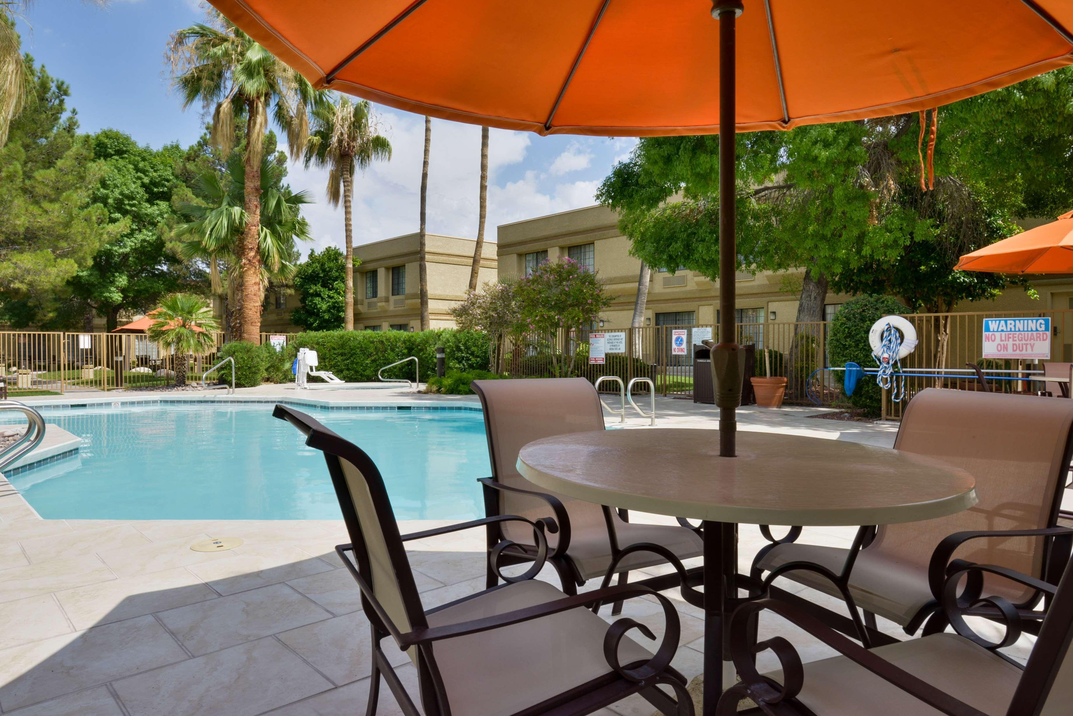 Wyndham Tucson Airport Hotel & Conference Center Exterior foto