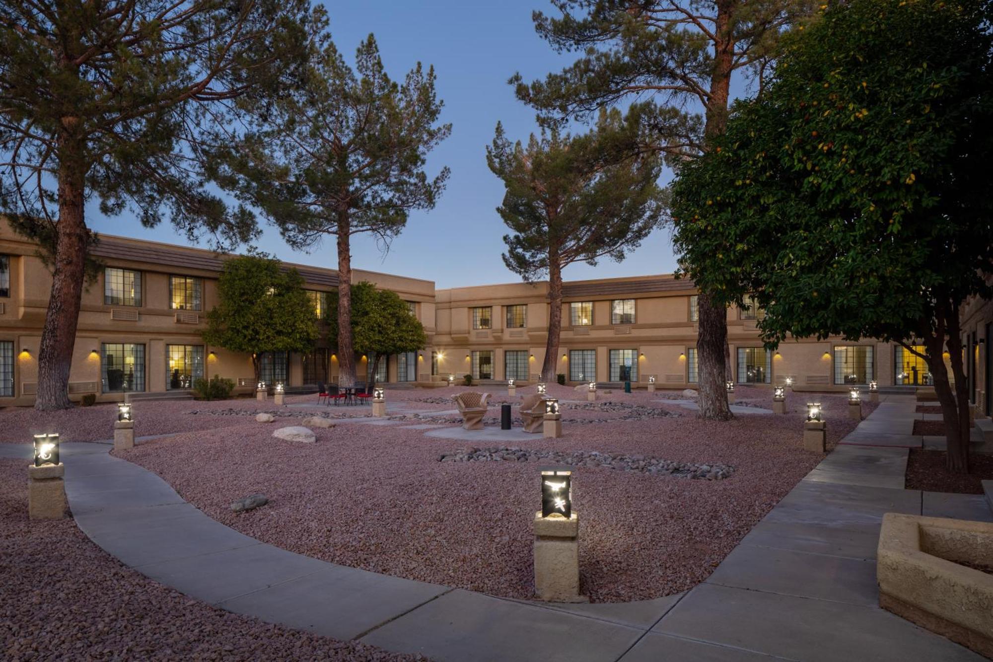 Wyndham Tucson Airport Hotel & Conference Center Exterior foto
